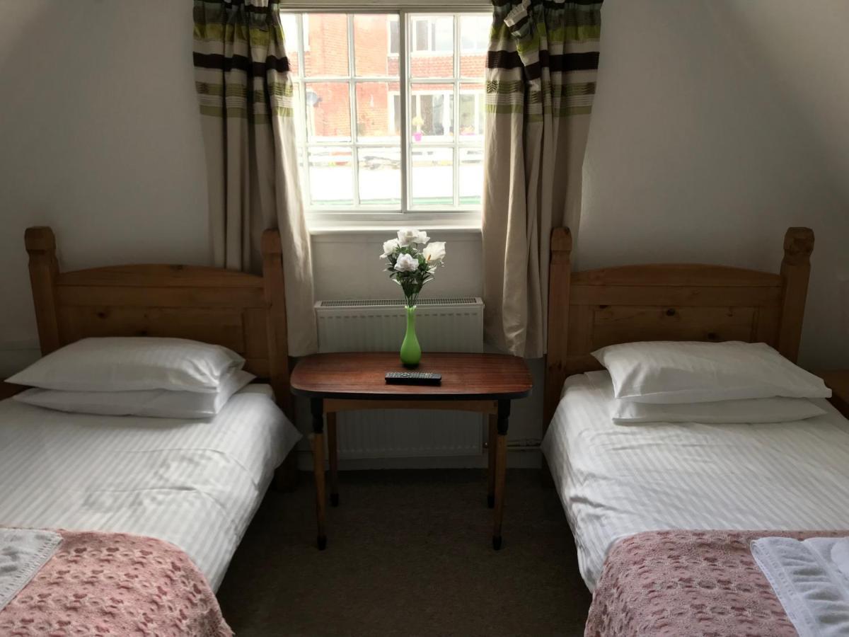 Bed and Breakfast The White Bear Devizes Exterior foto