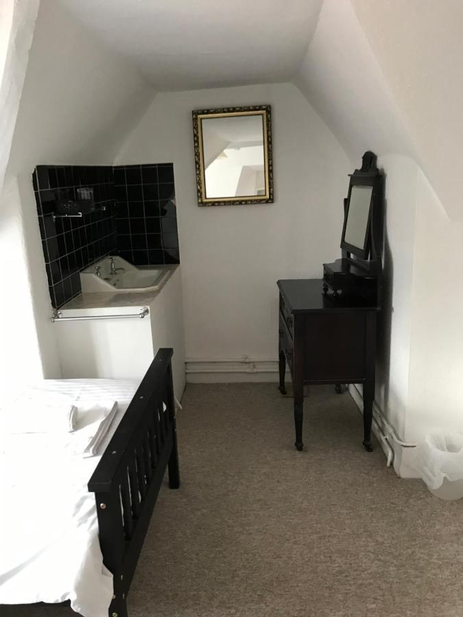 Bed and Breakfast The White Bear Devizes Exterior foto