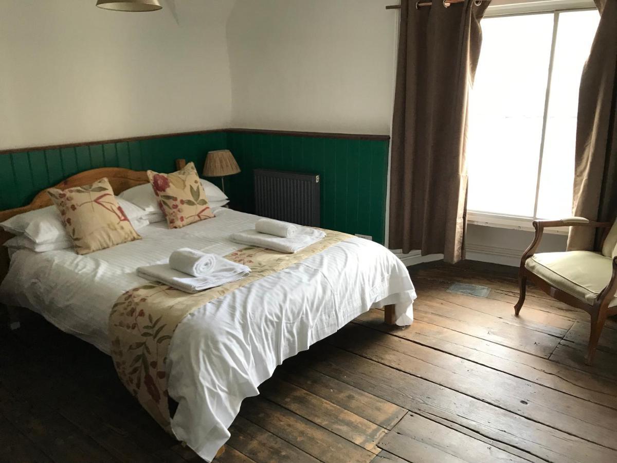 Bed and Breakfast The White Bear Devizes Exterior foto